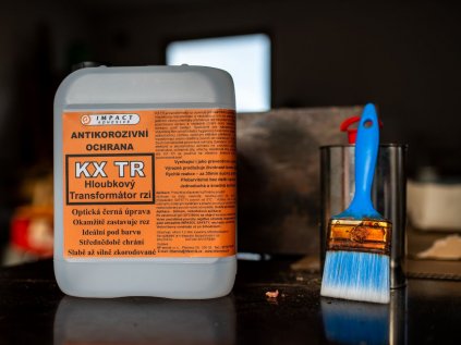 KX TR je hloubkový odrezovač s optickou kontrolou. Tranformátor rzi byl vyvinut pro okamžitou přeměnu rzi na odolný černý polymer. Určen na slabě až středně silně zkorodované povrchy. V jediném úkonu během 30 minut přeměňuje rez na polymerní film, vytvoří černou povrchovou úpravu a následně chrání ocel.
